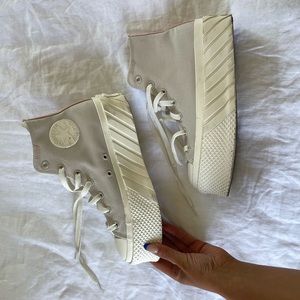 Platform converse